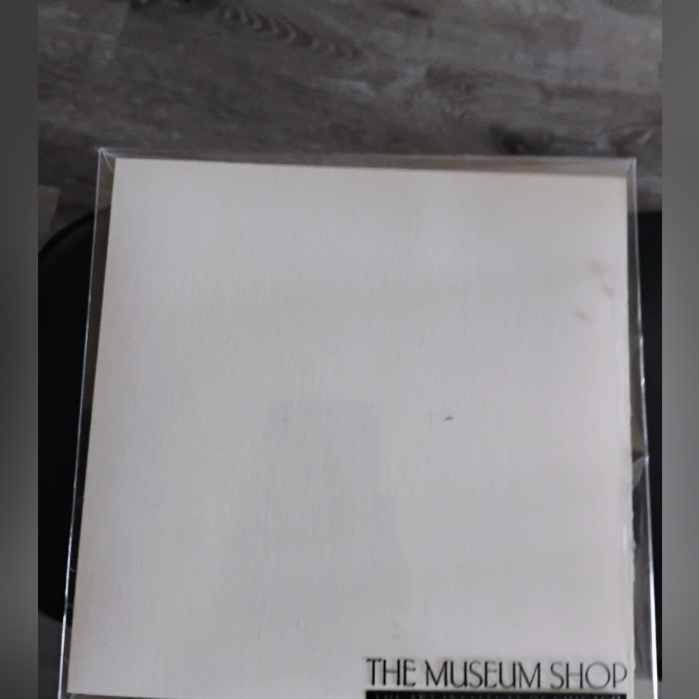 NEW Roma Tulip 🌷 Scarf White And Black Purple Accent - Picture 4 of 4